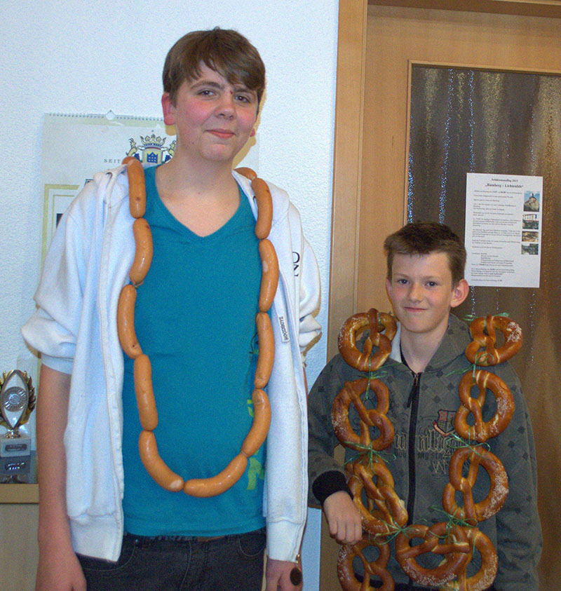 Wurstkönig Tim Voss und Brezenkönig Sebastian Mai