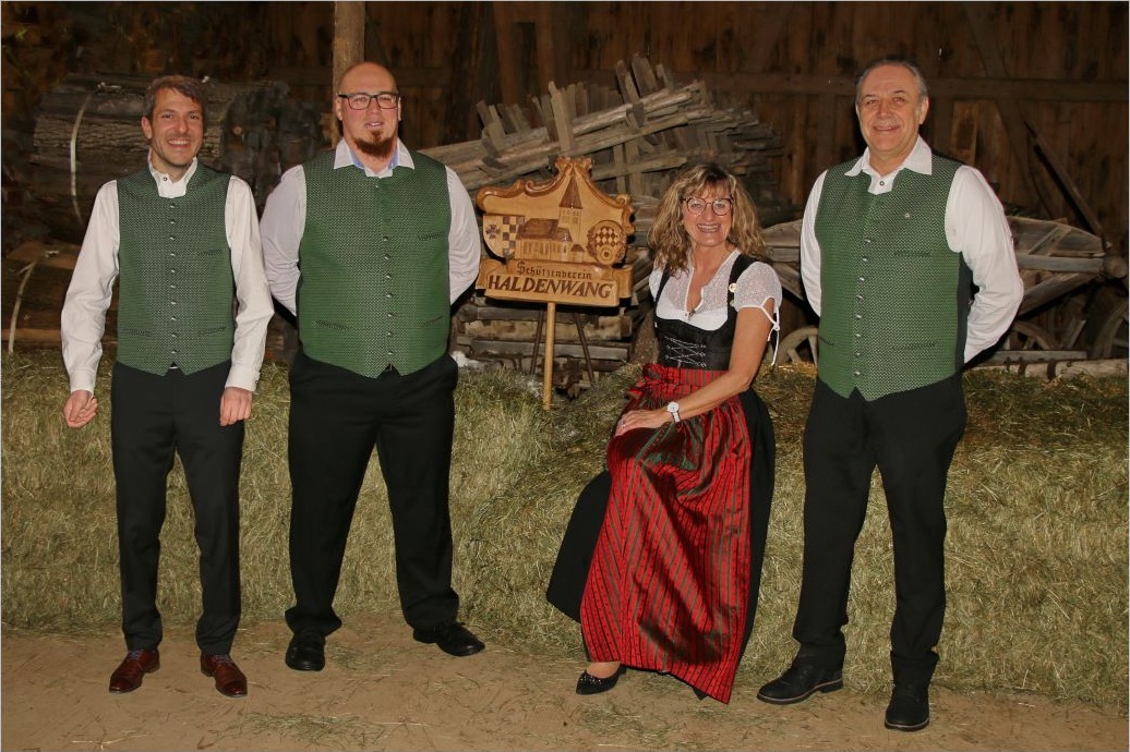 Martin Bayrhof, Daniel Lorenz, Birgit Klaus und Michael Kiewald, Beisitzer der Vorstandschaft